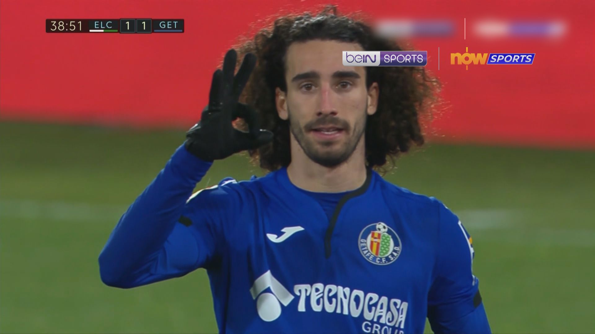 太愚蠢！有利情况下，巴西中场两黄变一红，卡塞米罗离场！